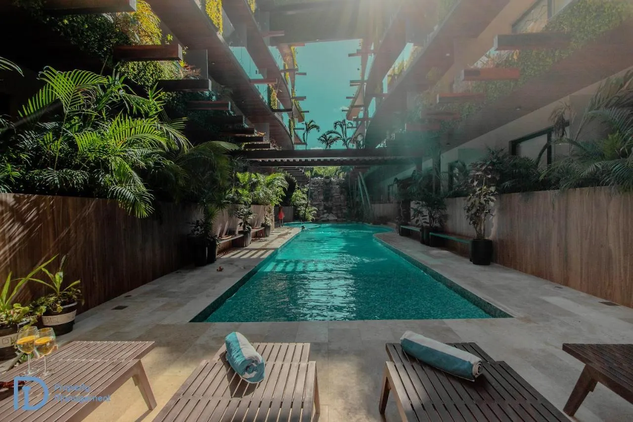 Menesse Condos Τουλούμ